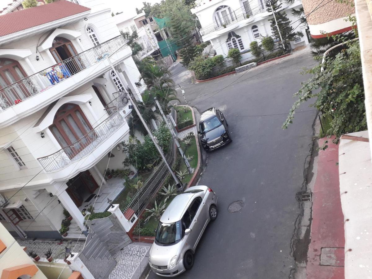 Hotel Galaxy Inn Kolkata Exterior photo